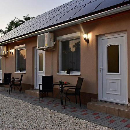 Napfeny Apartman Makó Εξωτερικό φωτογραφία