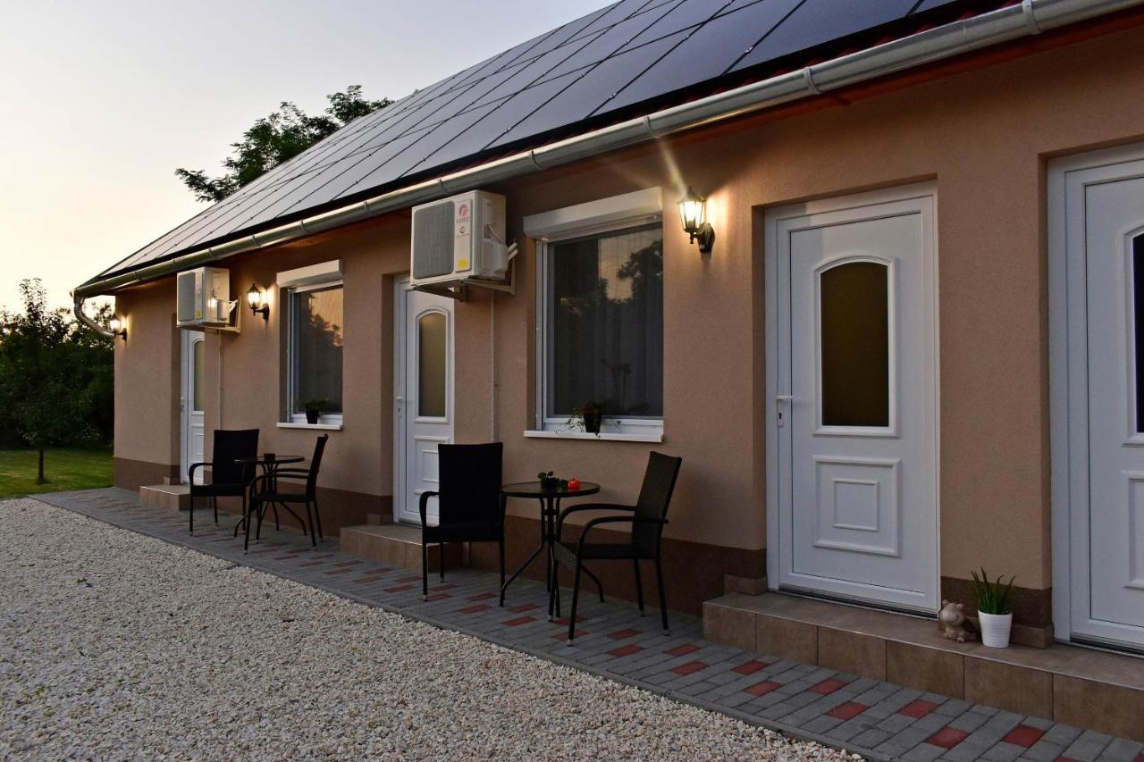 Napfeny Apartman Makó Εξωτερικό φωτογραφία