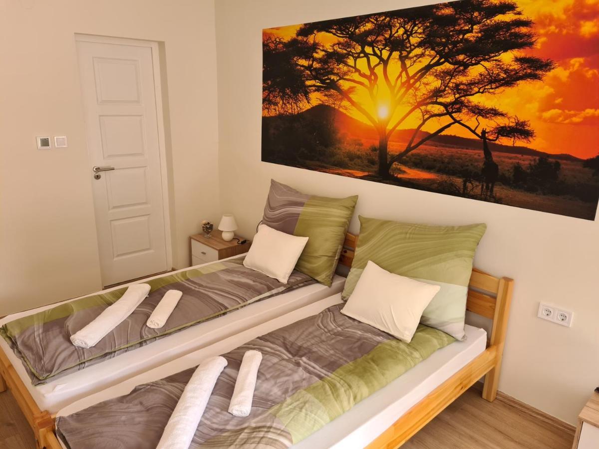 Napfeny Apartman Makó Εξωτερικό φωτογραφία
